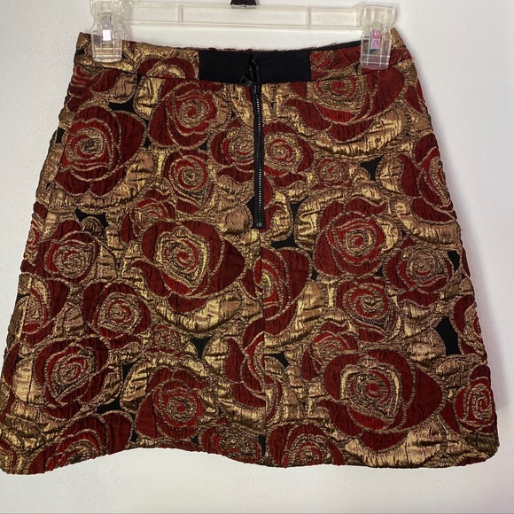 Alice & Olivia  size 0 skirt.  Beautiful fall colors with gold threading. - Picture 2 of 9